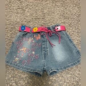 Vintage Girls Jeans Denim shorts with pink belt & sequined embroidery size 3-4T